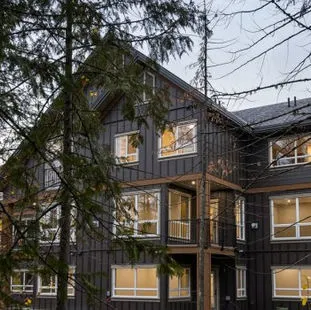 Polar Peaks Lodge project image 3